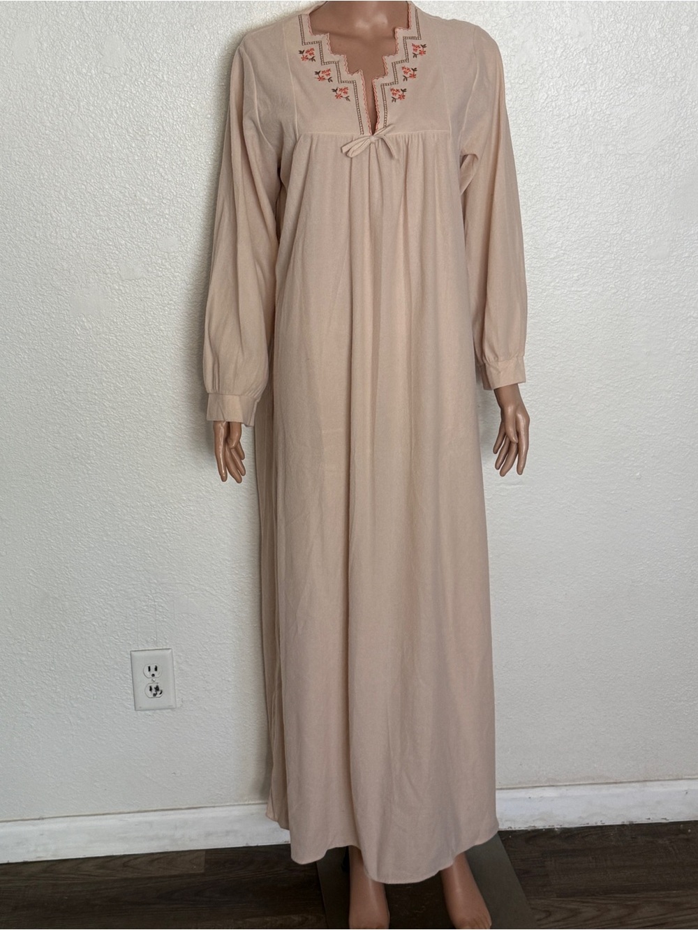 Vintage Peachy Beige Embroidered Acetate Fleece Nightgown Maxi Dress Large